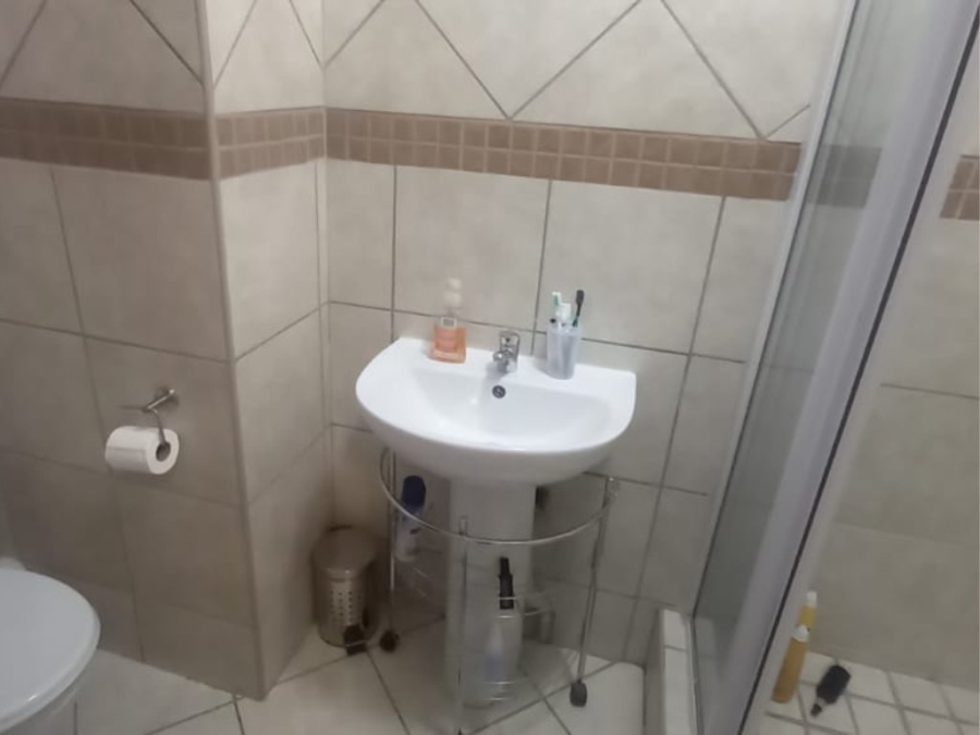 1 Bedroom Property for Sale in Vredenhof Sh Free State